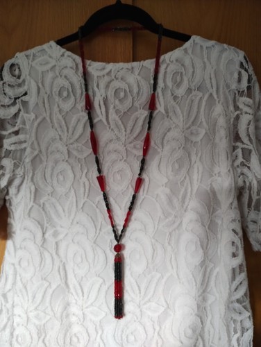 Vintage black red bead - black,