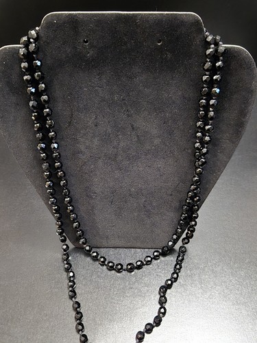 Vintage knotted black faceted - knotted,
